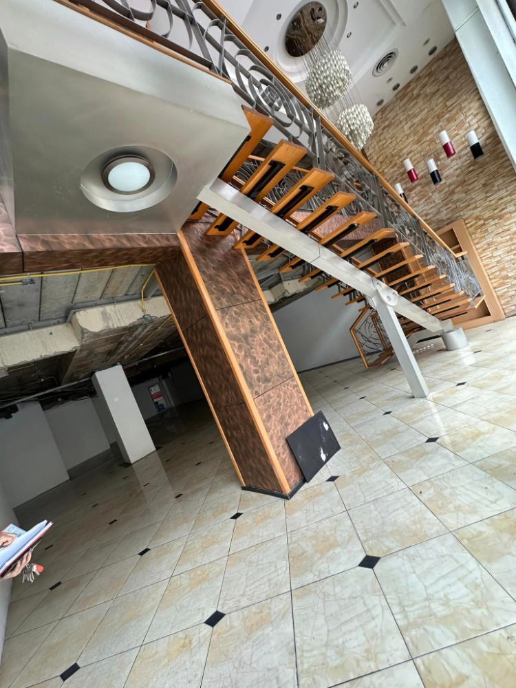 Rent/เช่า  (คอมเมอร์เชียล สเปซ อิน ชิดลม) 🌟PN-00005529🌟