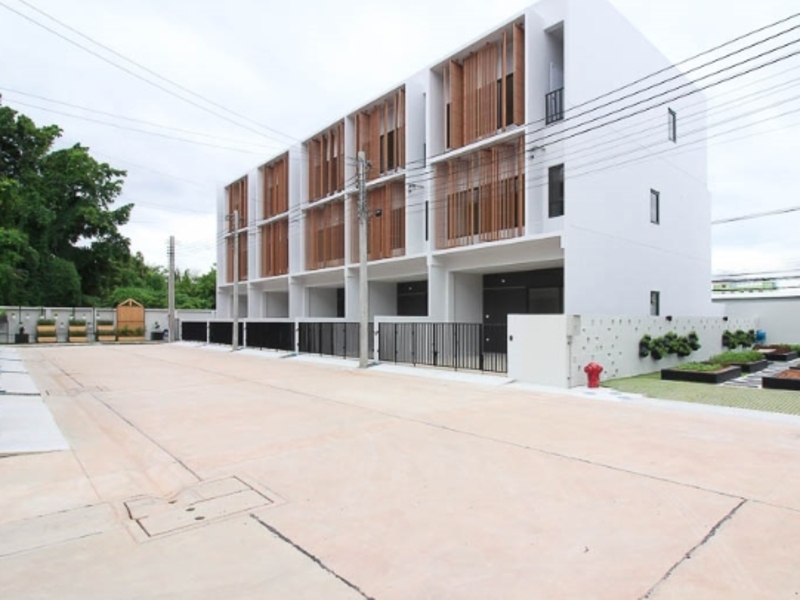 บาว่า-กัลปพฤกษ์-สาทร