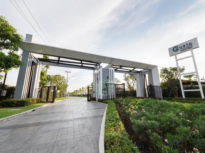 Gusto-Townhome-Petchkasem-Taweewattana
