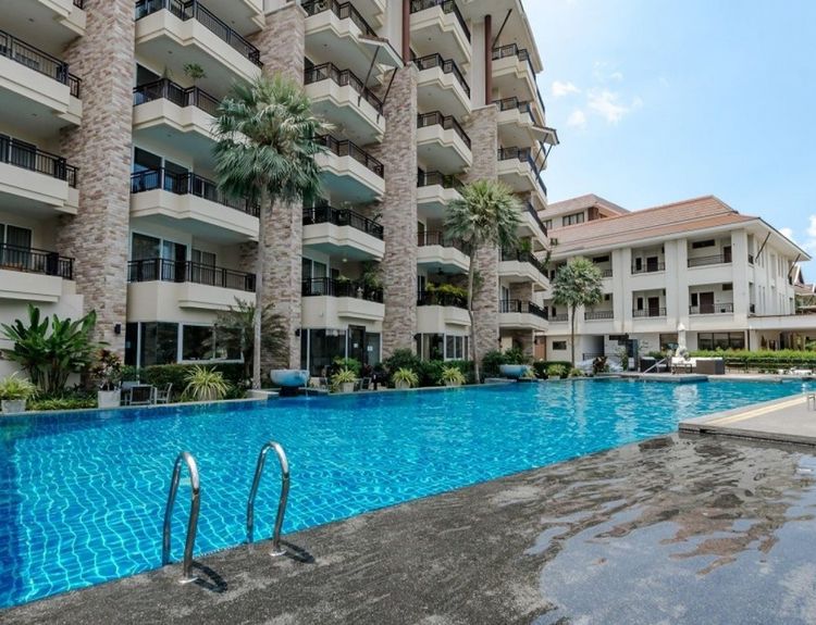 Sunrise-Beach-Resort-and-Residence